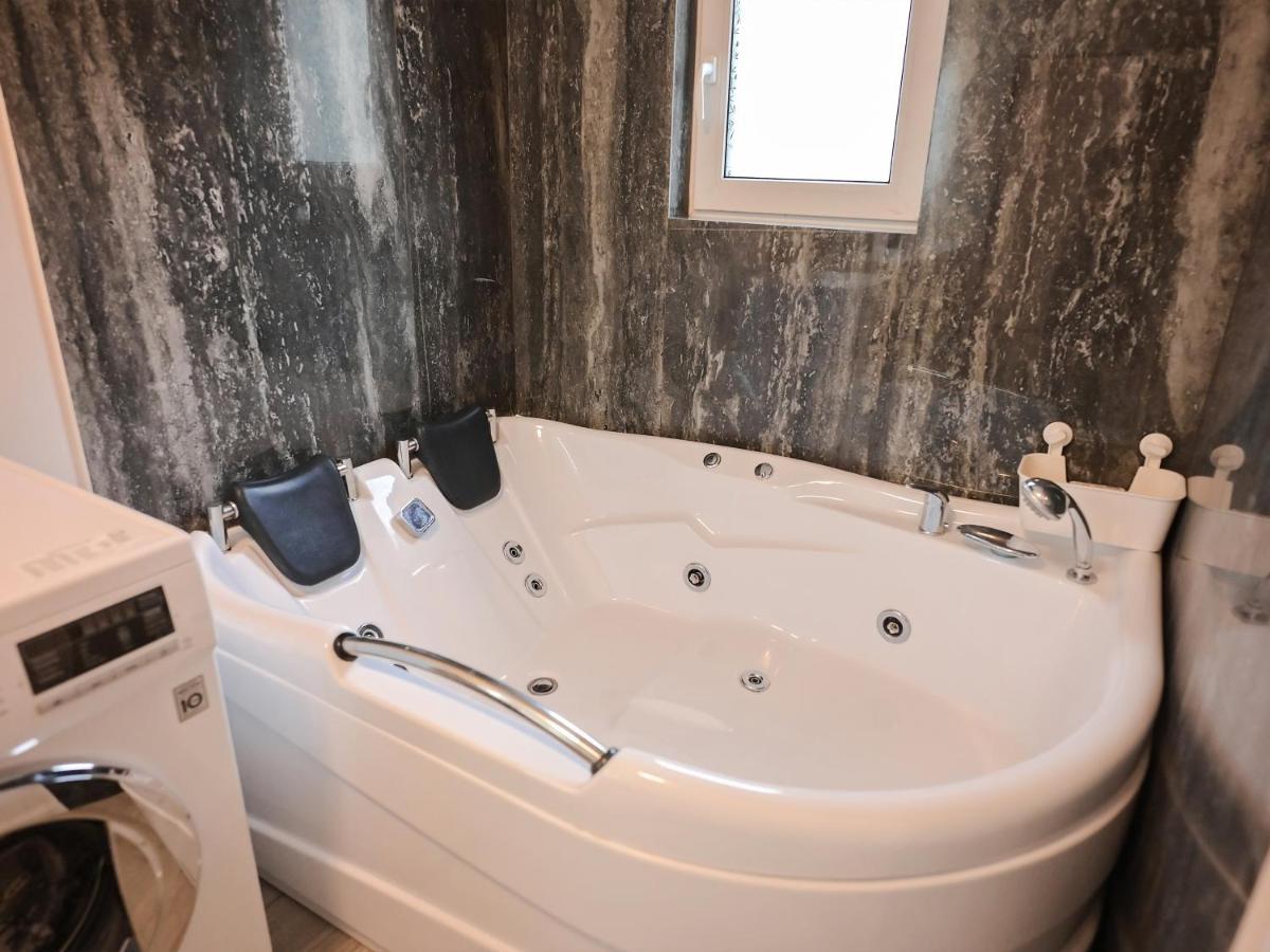 Вилла Ase Premium House Сучава Экстерьер фото